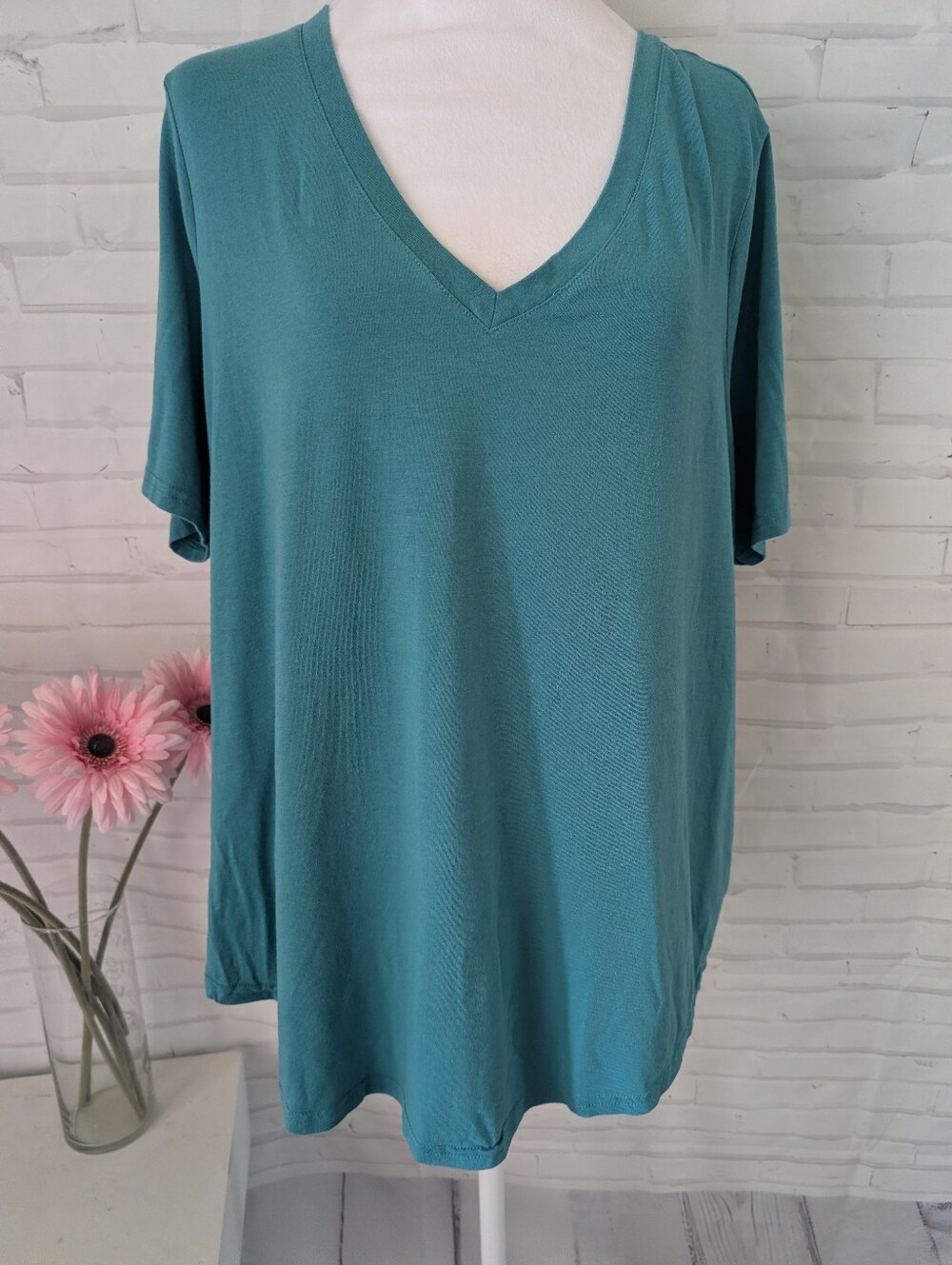 Terra & Sky Teal V-Neck Short Sleeve T-shirt